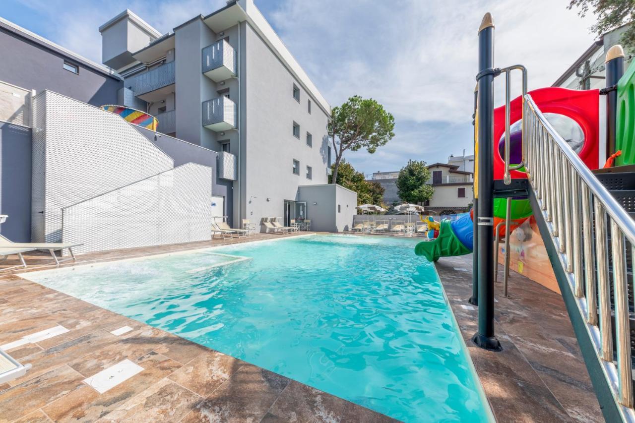 Residence Filmare Riccione Esterno foto