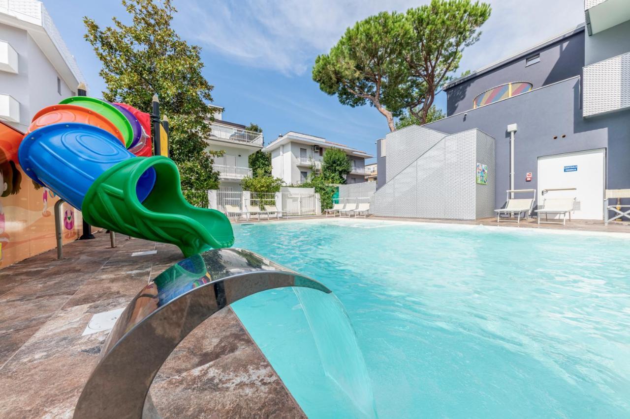 Residence Filmare Riccione Esterno foto