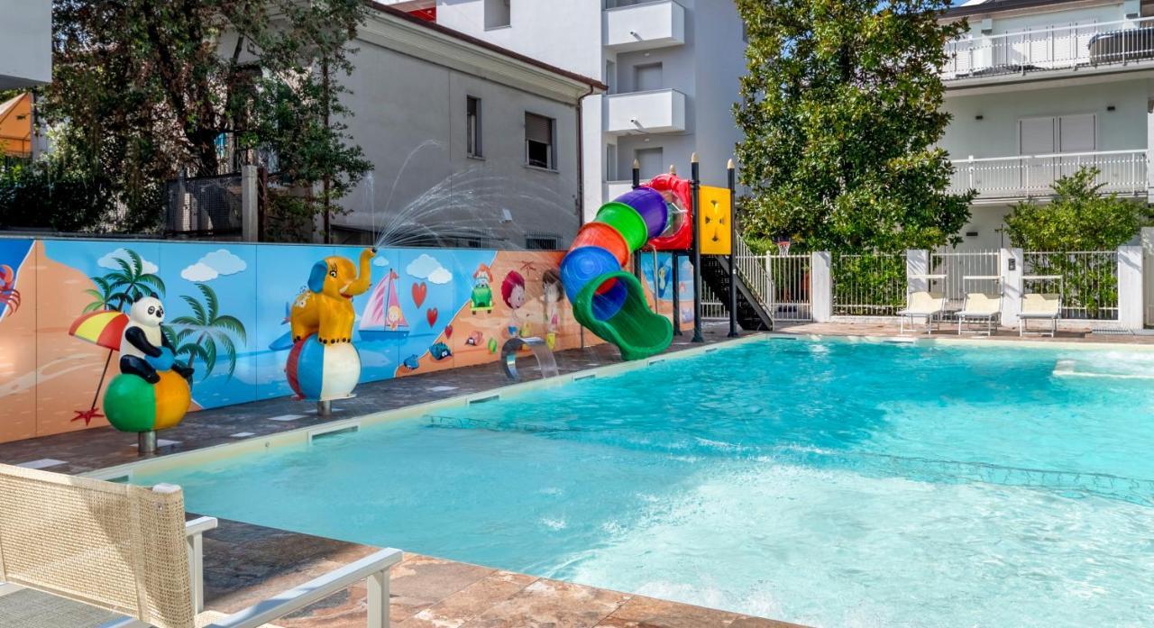 Residence Filmare Riccione Esterno foto